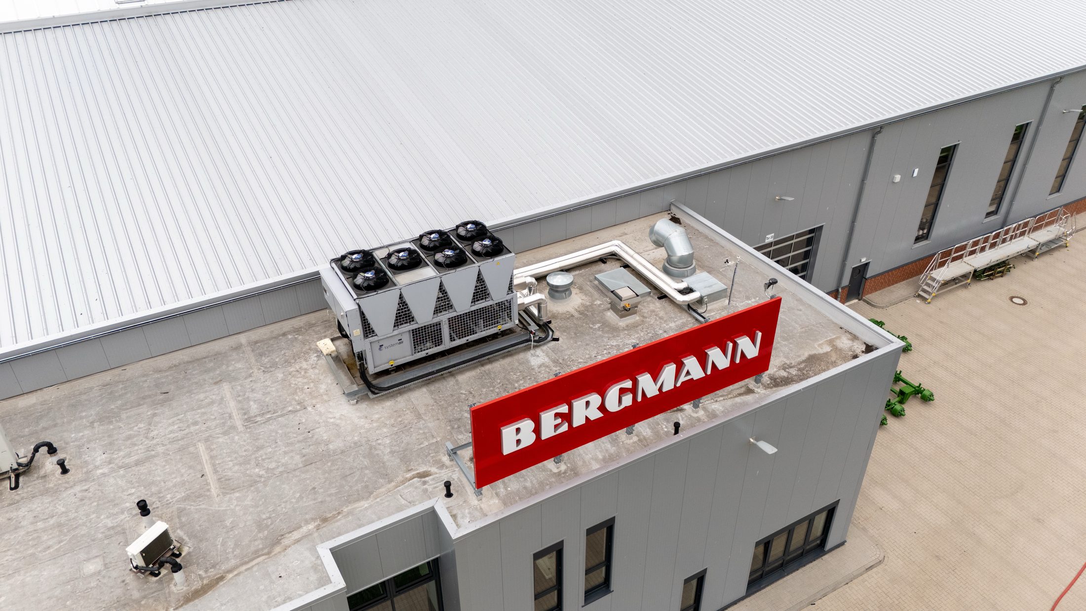 Dachfläche Firma Bergmann — Detailaufnahme